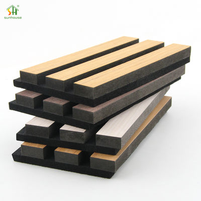 ভালো দাম Customized 550kg/m3 ~ 880kg/m3 Density Black MDF+Polyester Fiber Acoustic Slat Wall Panel with More than 5 Years Warranty অনলাইন